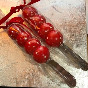 MAINSTREET COLLECTION RED & WHITE DOT SPREADERS